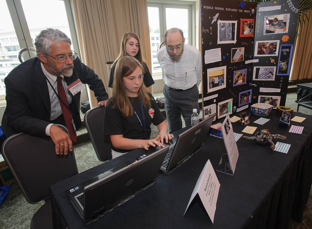 GRAIL MoonKAM Student Expo (201206010003HQ)